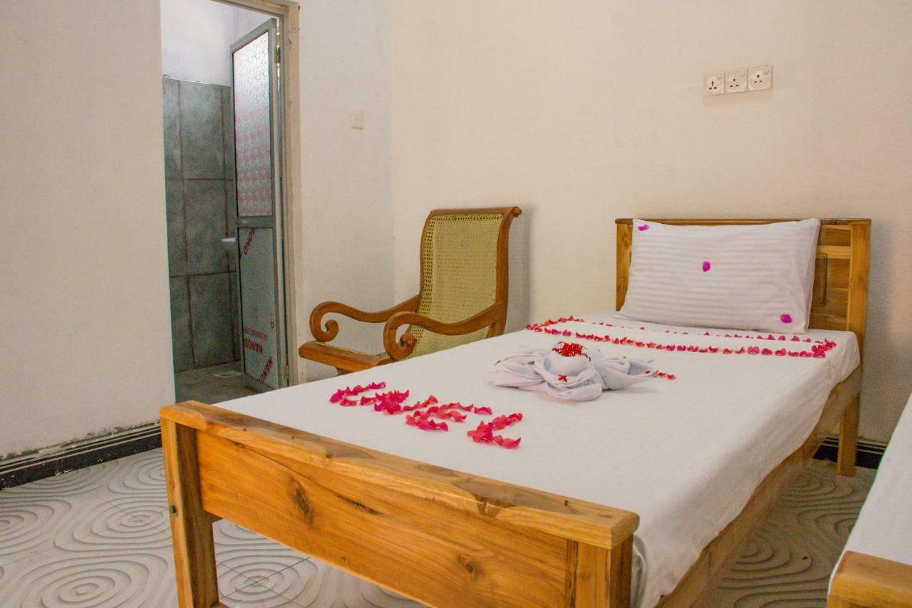 Beach Lagoon Parans Hotel Arugam Bay Buitenkant foto